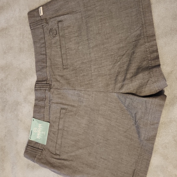 Women's Magellan 4" shorts - Picture 2 of 4